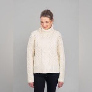 CARRAIG DONN Aran Fisherman Merino Wool Sweater